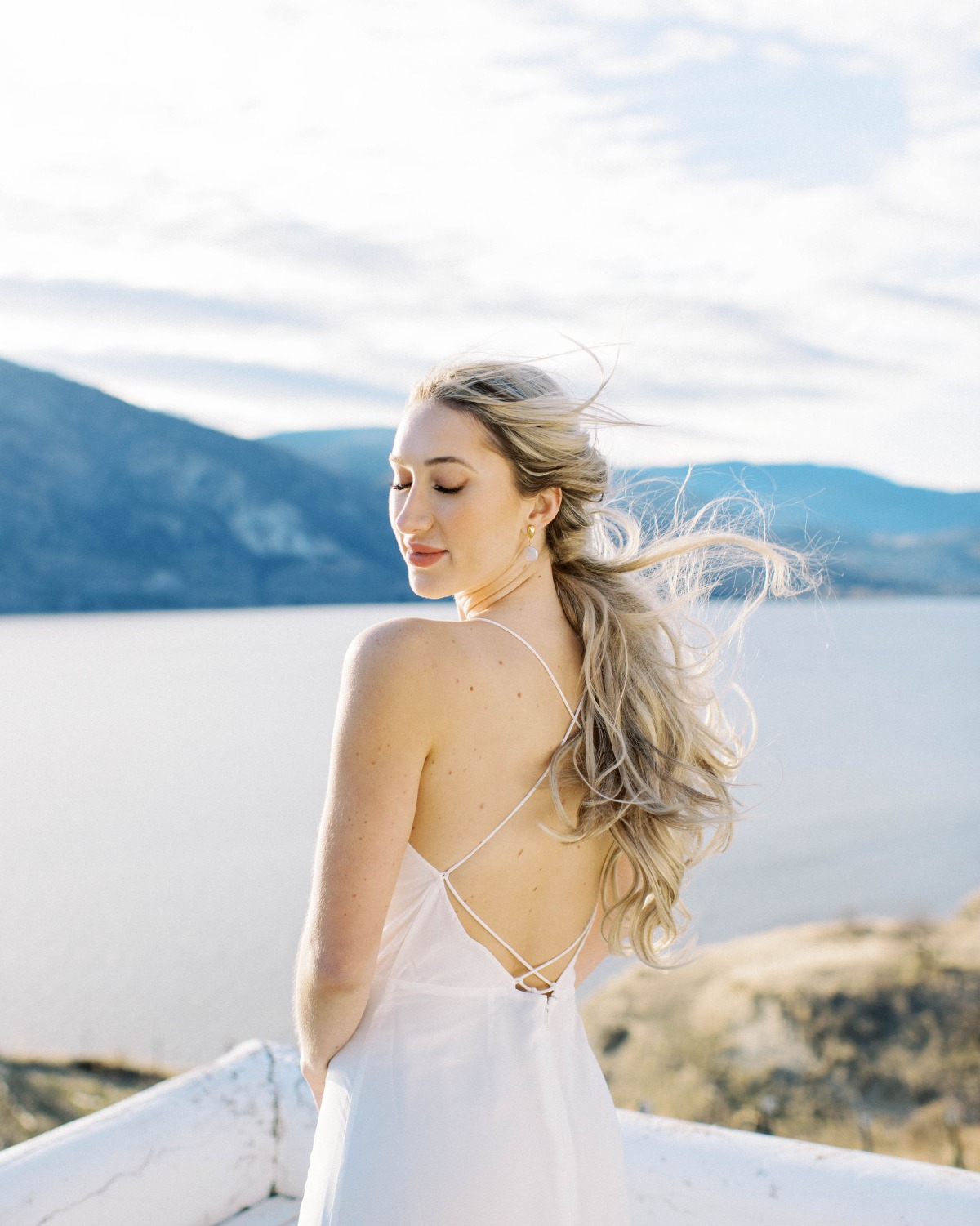 tie-back wedding dress