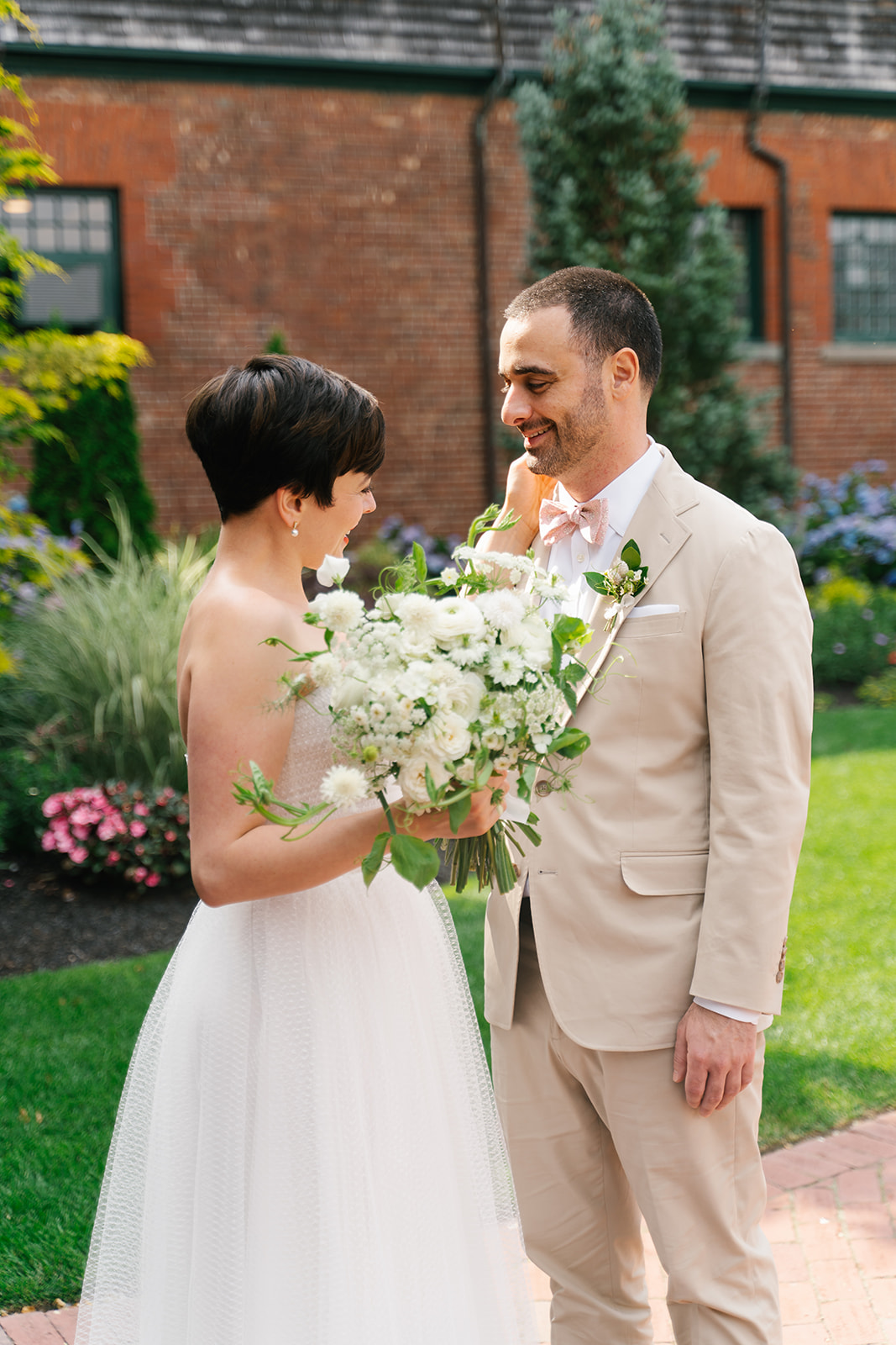 Romantic first look at Rhode Island wedding