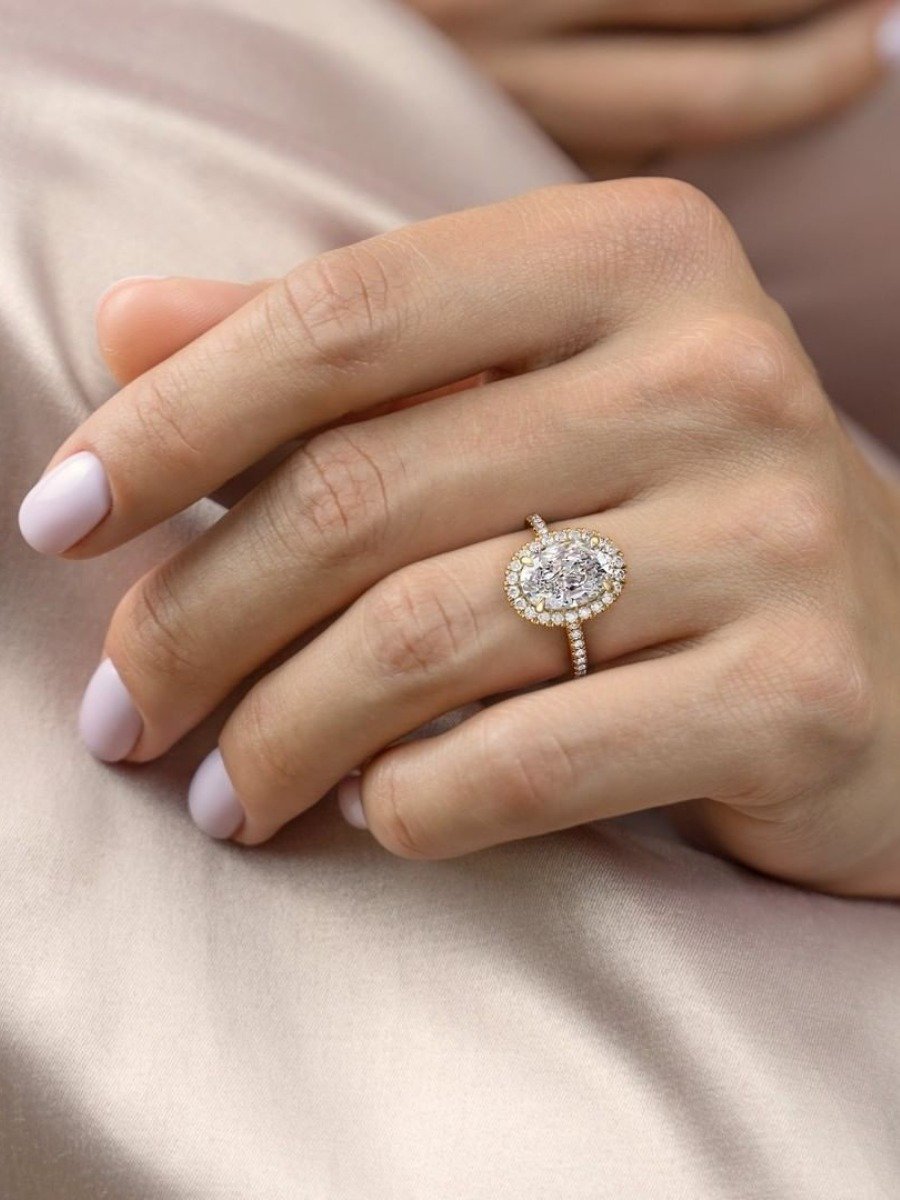 10 Amazing Moissanite Engagement Rings Under $1000