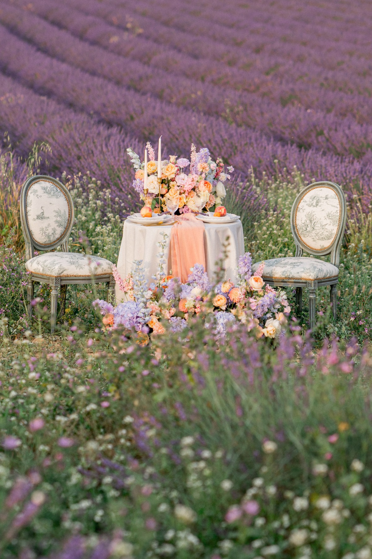 Luxury pastel sweetheart table 