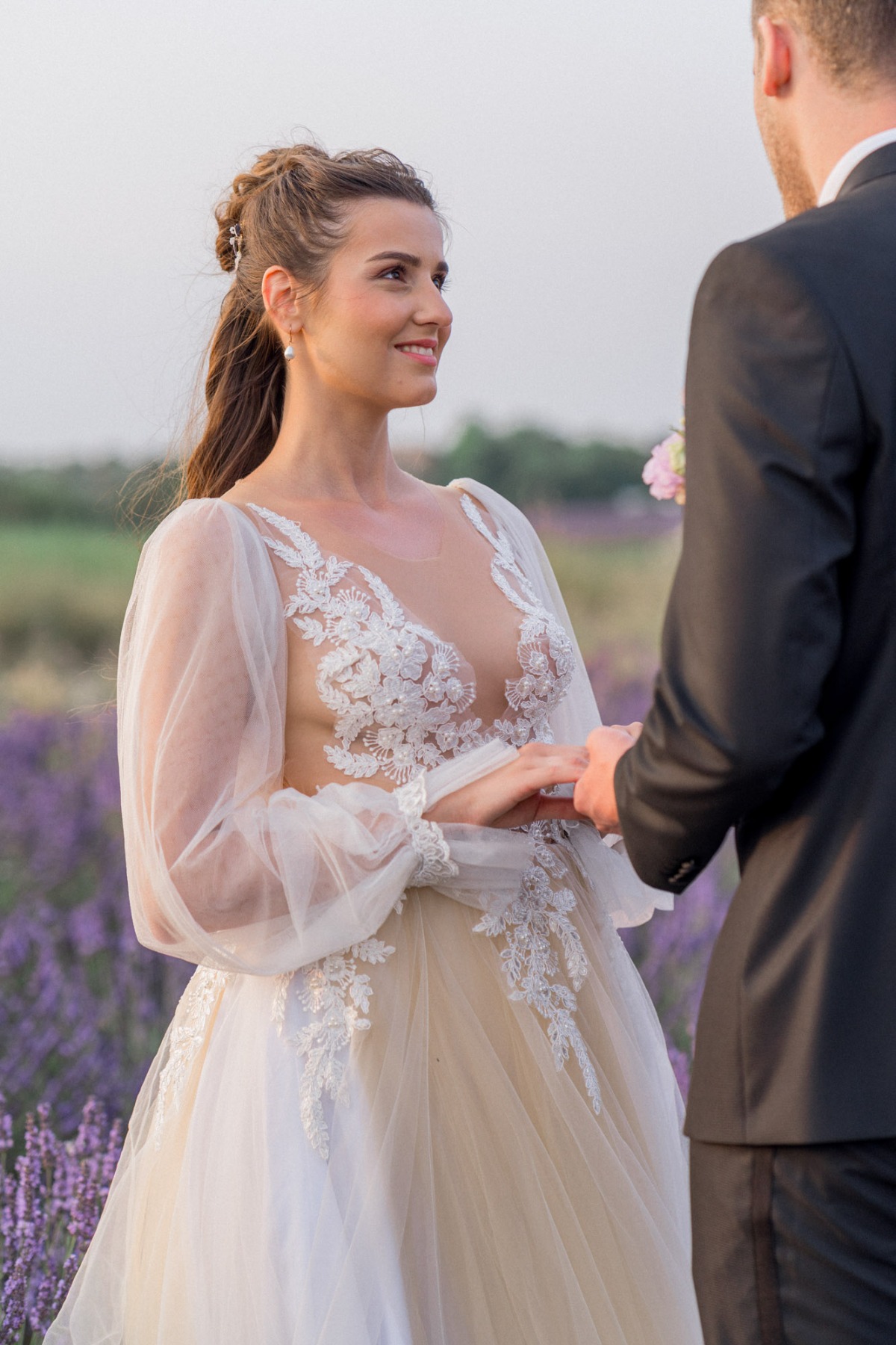 a-love-story-to-remember-purple-elopement-at-the-lavender-fields-of-provence-48