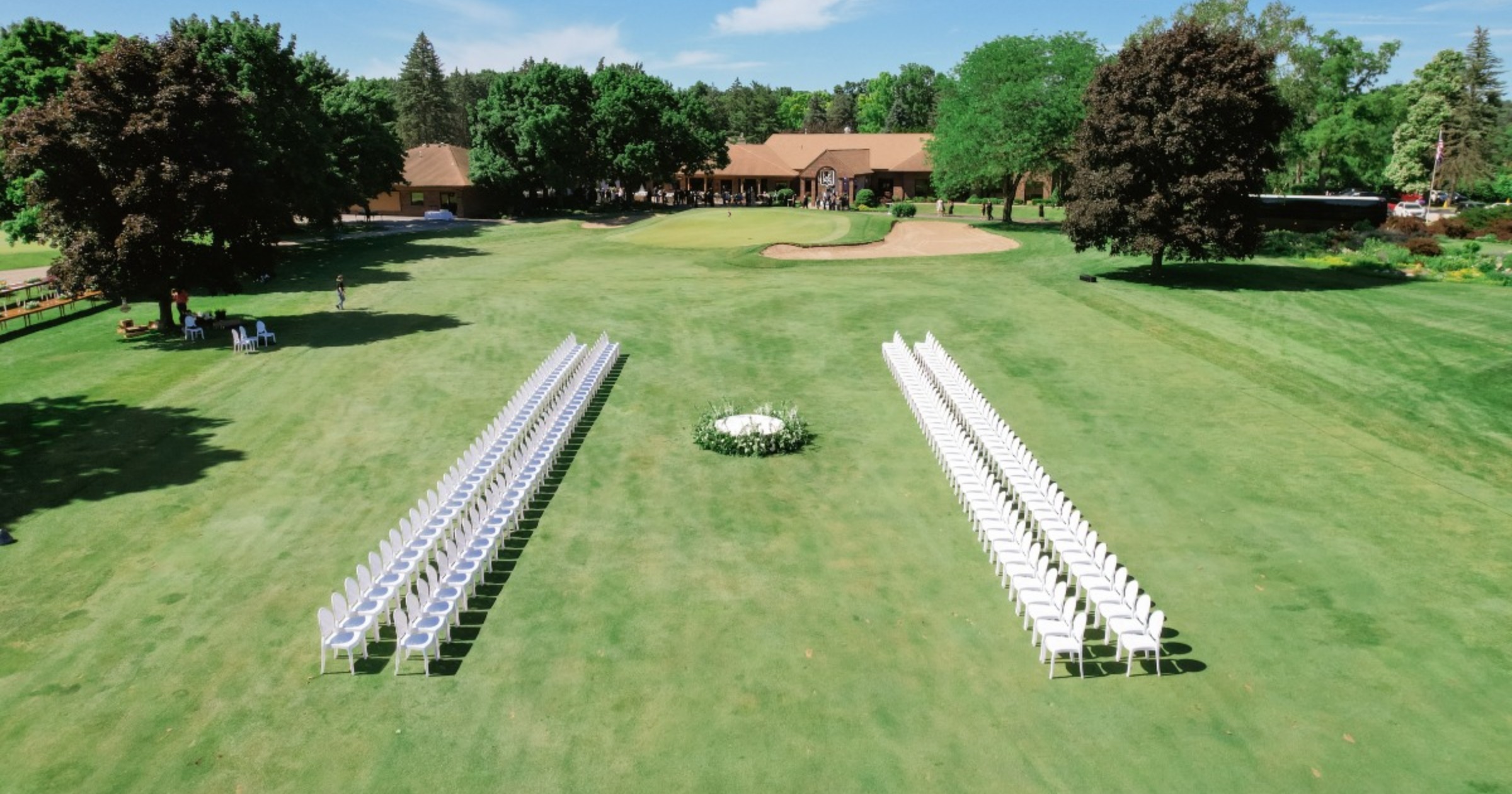 A Michigan Country Club Wedding That Was Literally Elevated Luxury