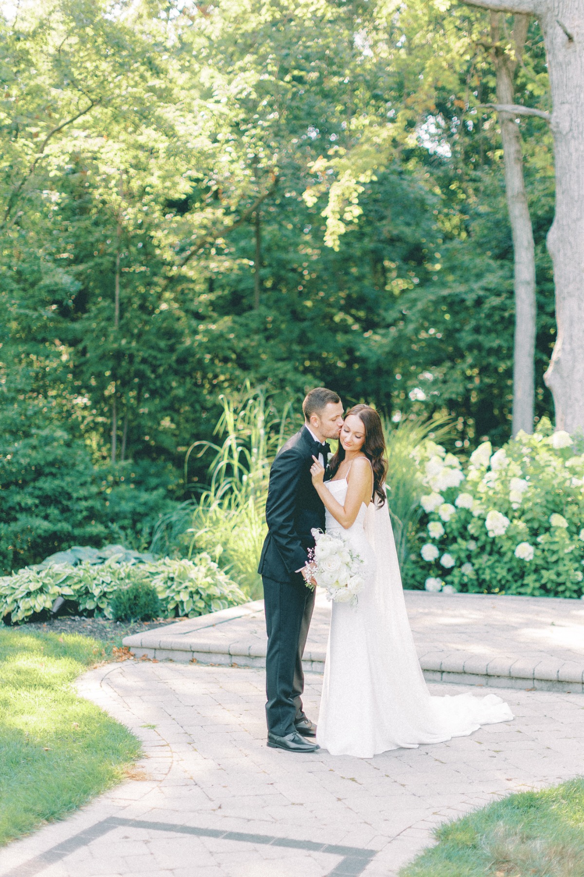 crimson-lane-columbus-ohio-wedding-summer-hayley-moore-photography-88