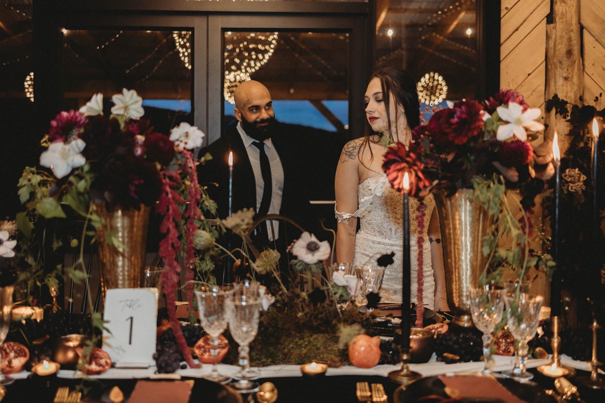 kimberly-archambault-photography-halloween-inspired-wedding-at-an-elderberry-farm-in-quebec-123