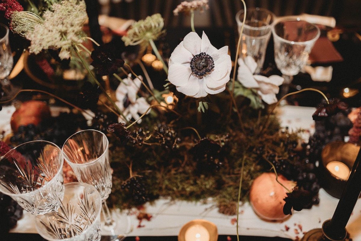 kimberly-archambault-photography-halloween-inspired-wedding-at-an-elderberry-farm-in-quebec-127