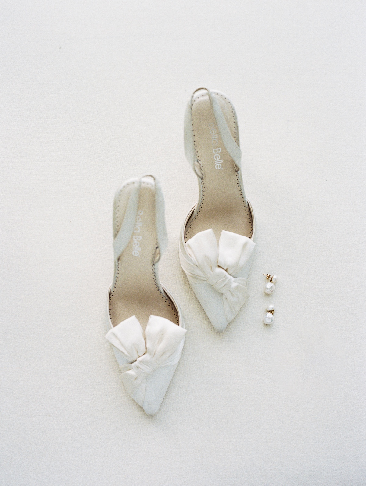 modern bow wedding shoes for bride