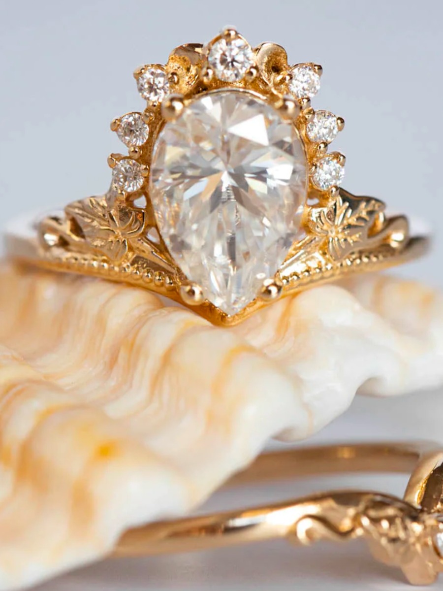 We found the most brilliant rings you won't believe aren't diamonds!
