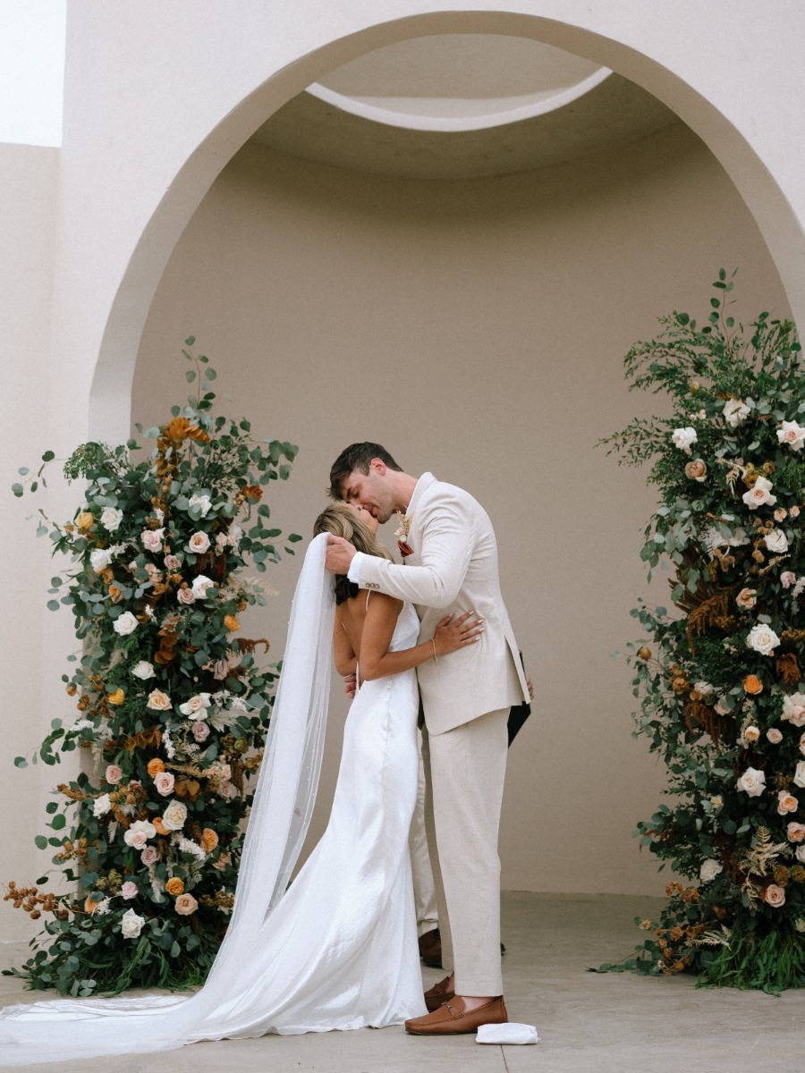 A Los Cabos wedding that went coco-nuts for earthy boho design