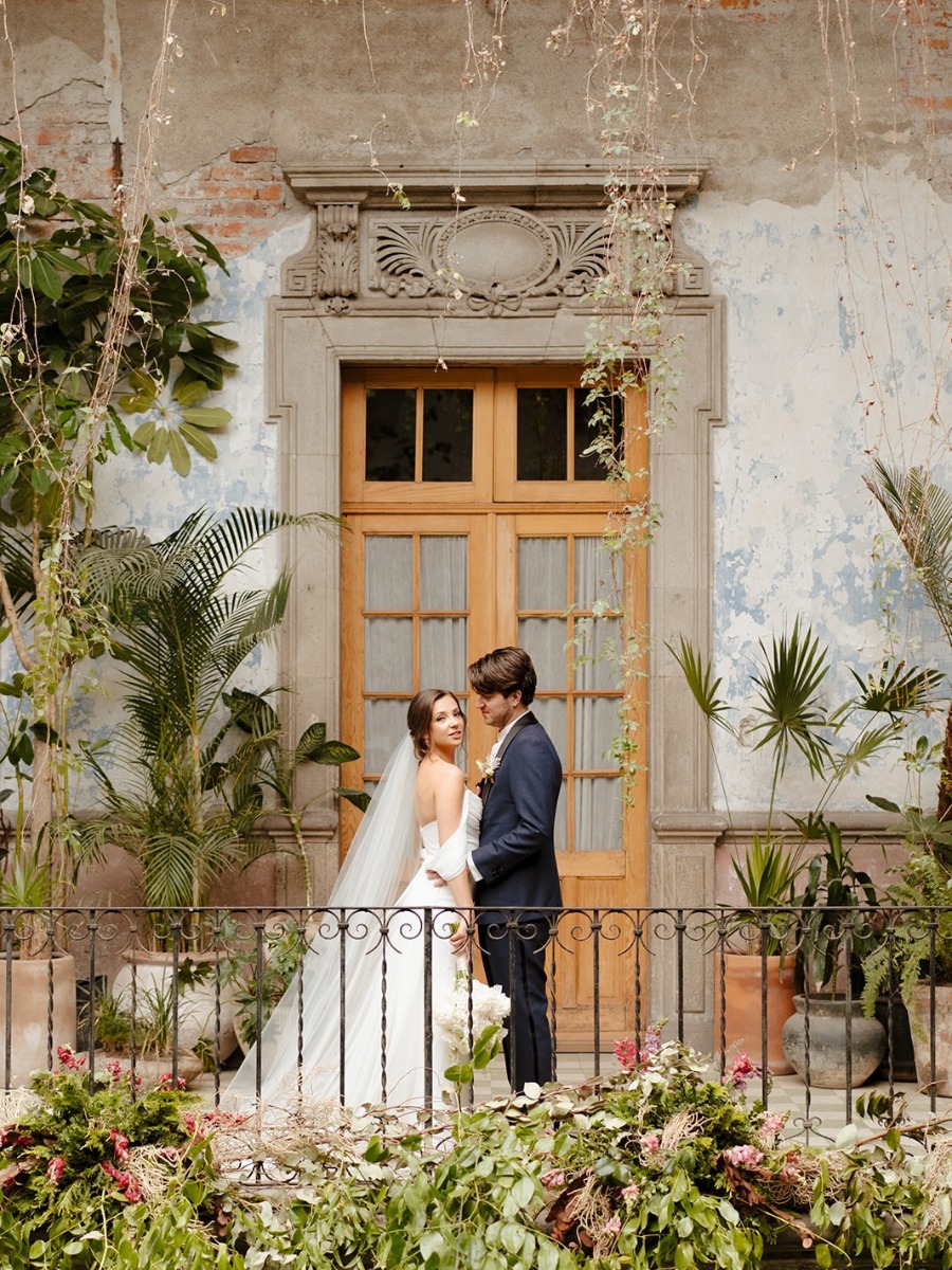Understated jewel tones are the perfect Mexico wedding color palette