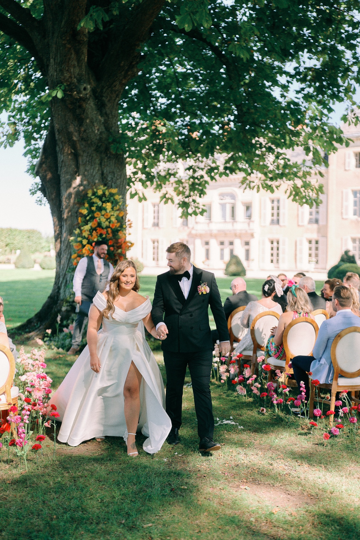 colorful-wedding-in-a-french-chateau-26