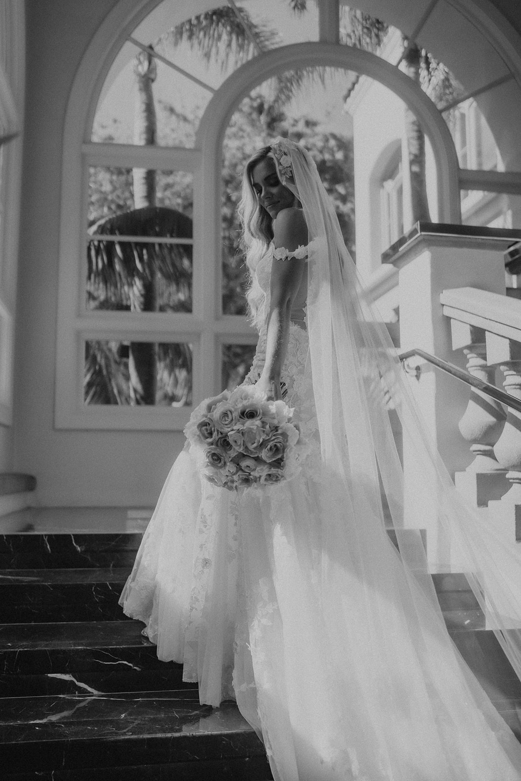 lace trimmed wedding veil