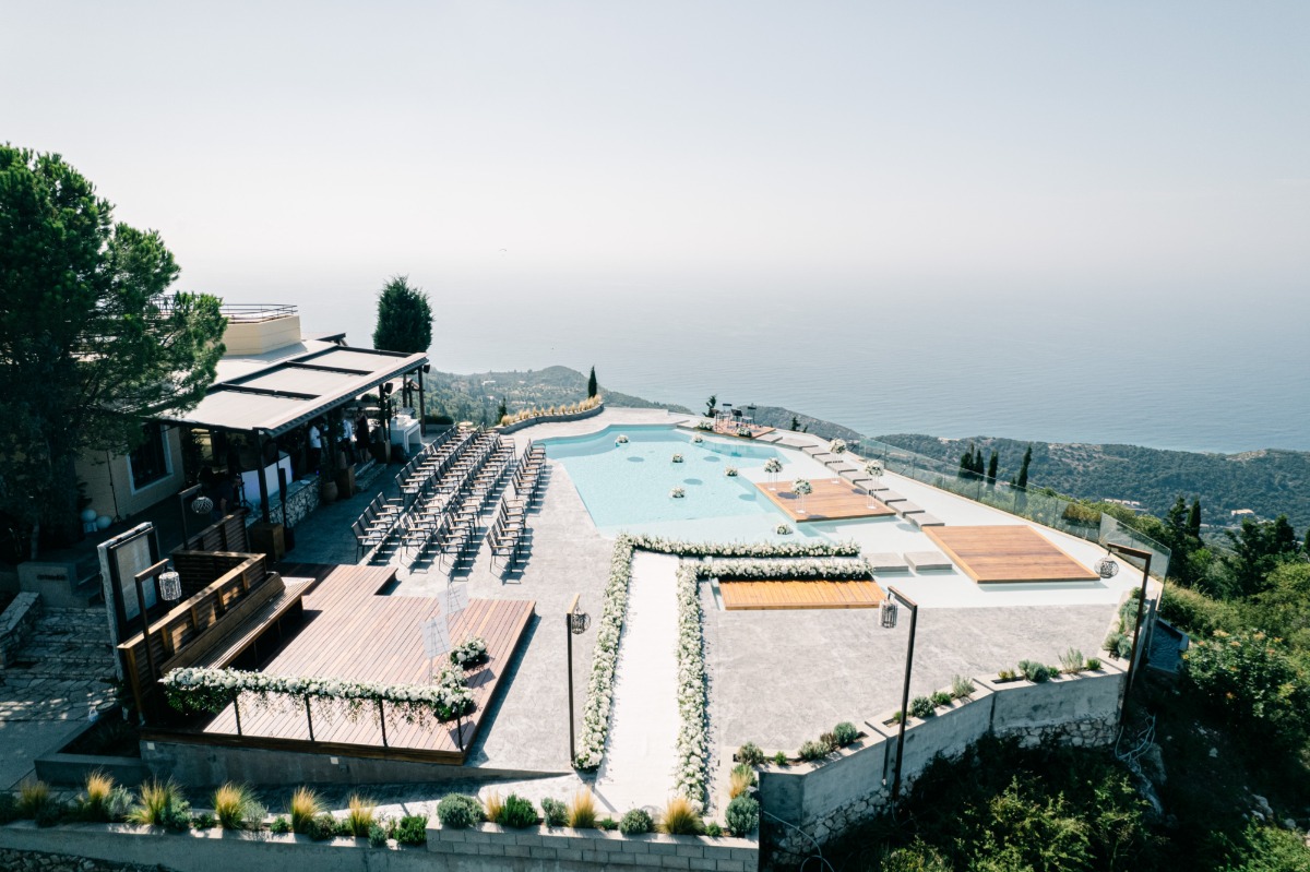 Modern wedding in Greece with panoramic views of the ocean