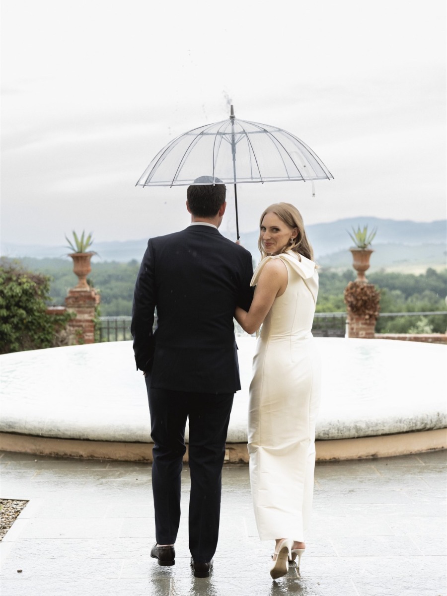 A little rain didn't dampen this luxury four-day Tuscan wedding