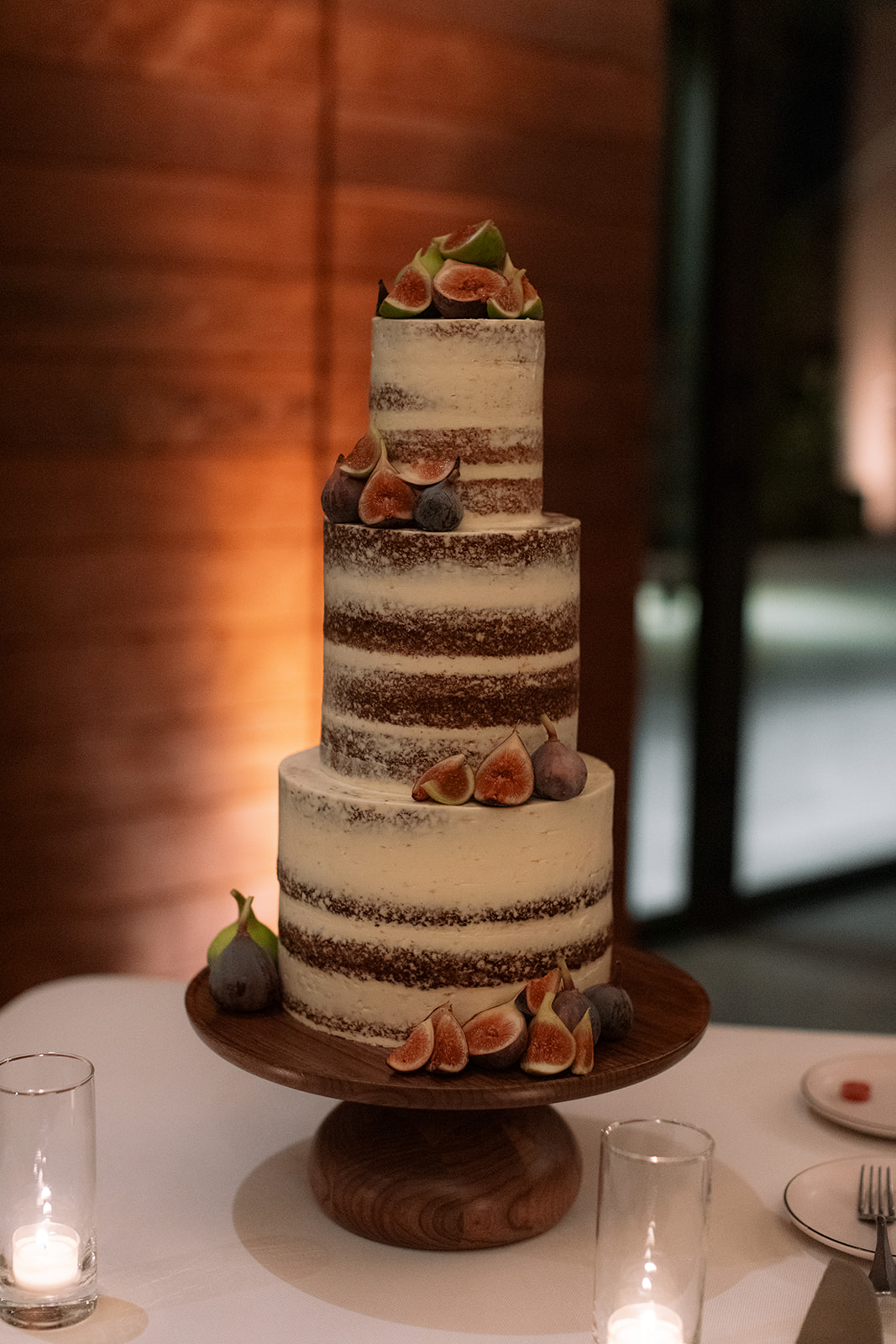 fig-accented wedding cake