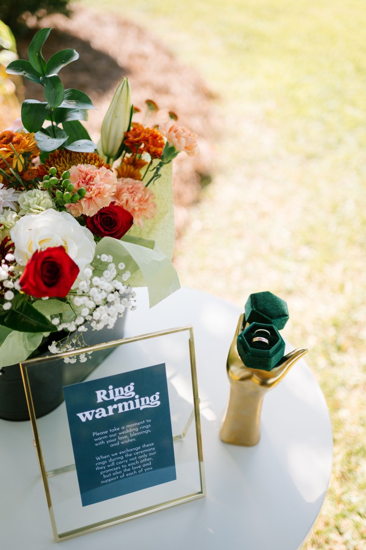 Unique ring warming ceremony for guests to do at weddings