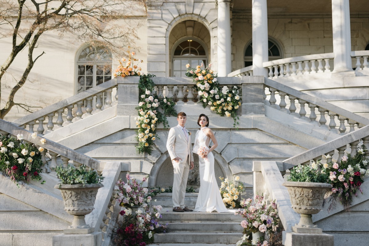 estate entrance wedding ceremony