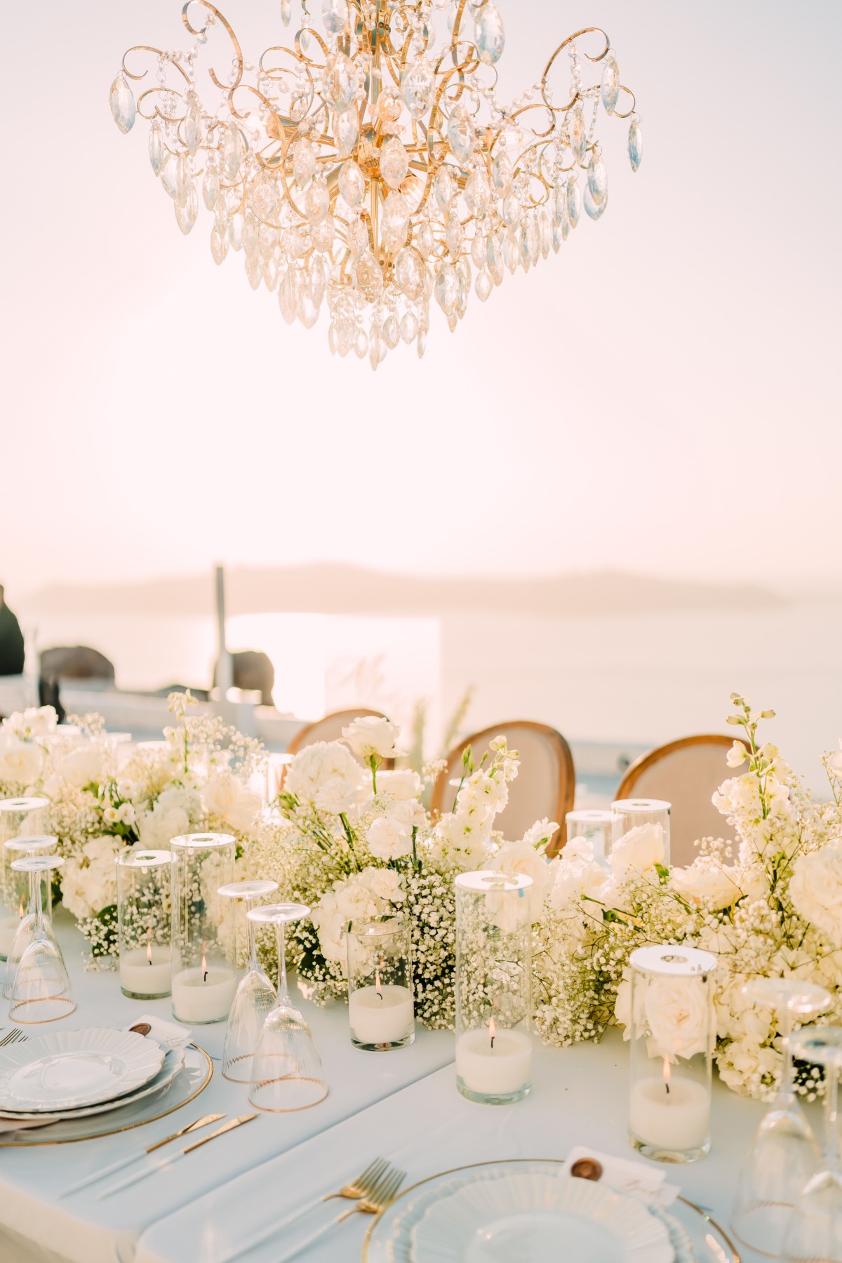 white rose and baby's breath tablerunner