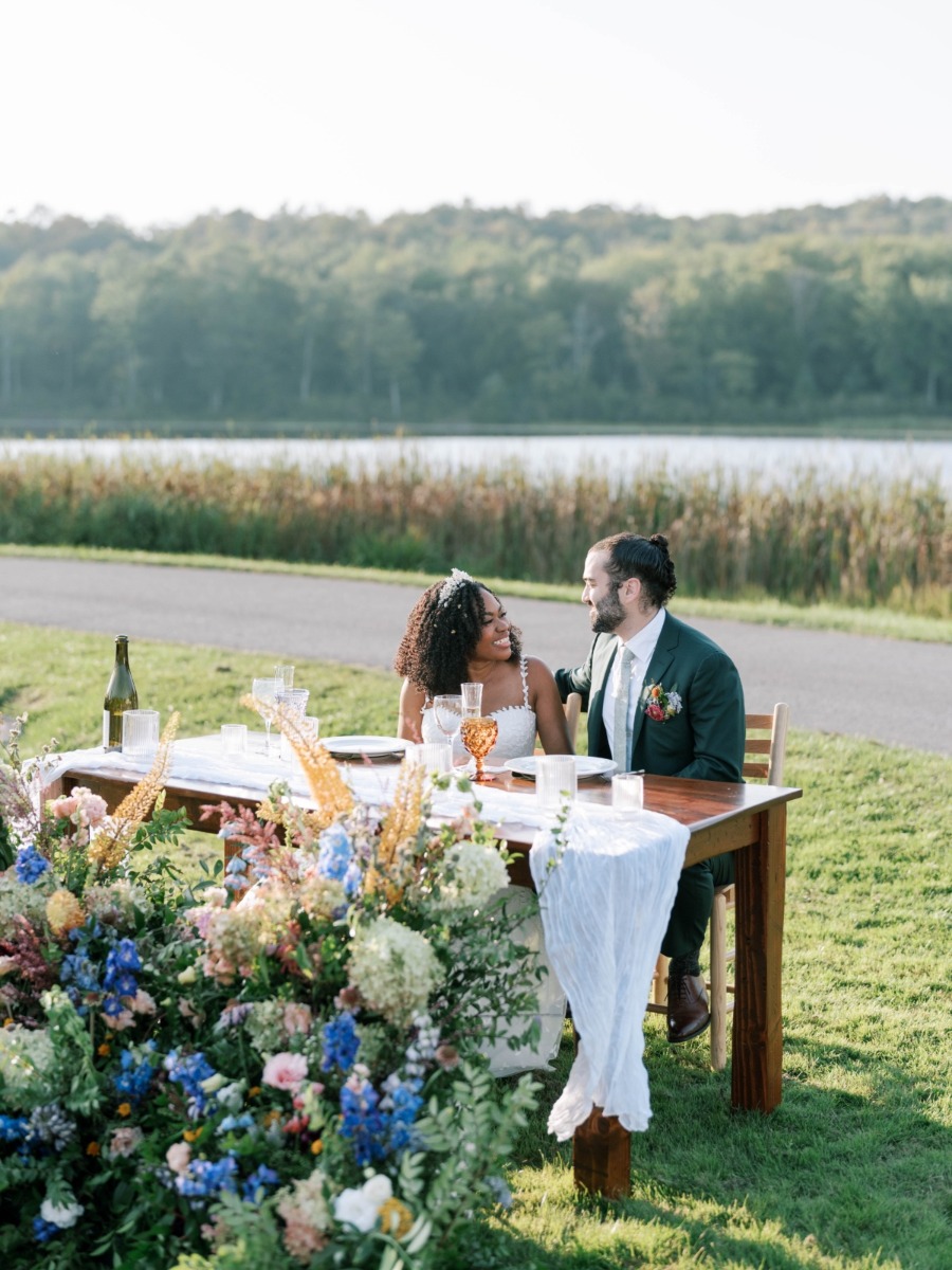 A Pennsylvania wedding that brought vintage luxury to the lake