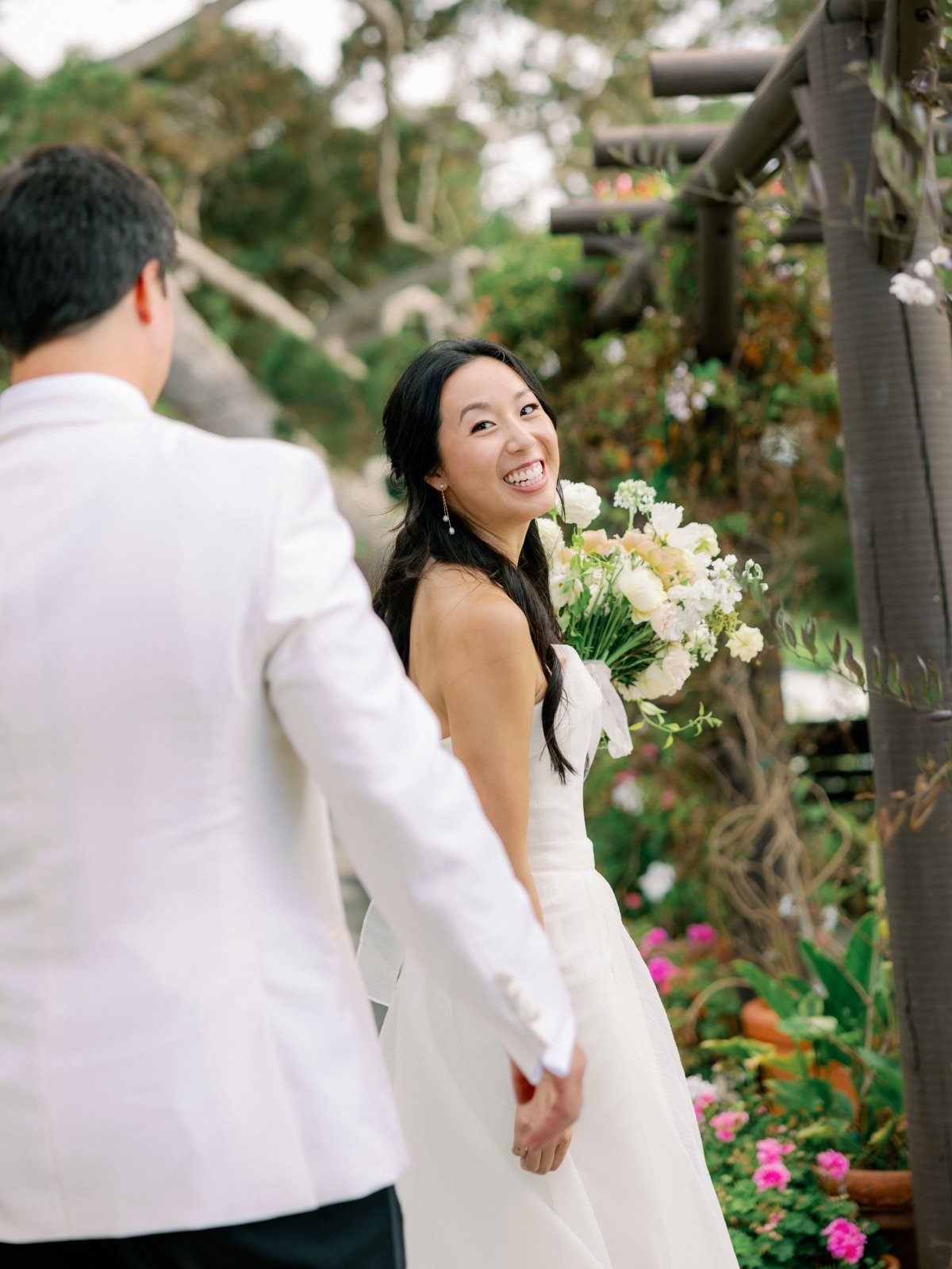 bride and groom photo inspiration