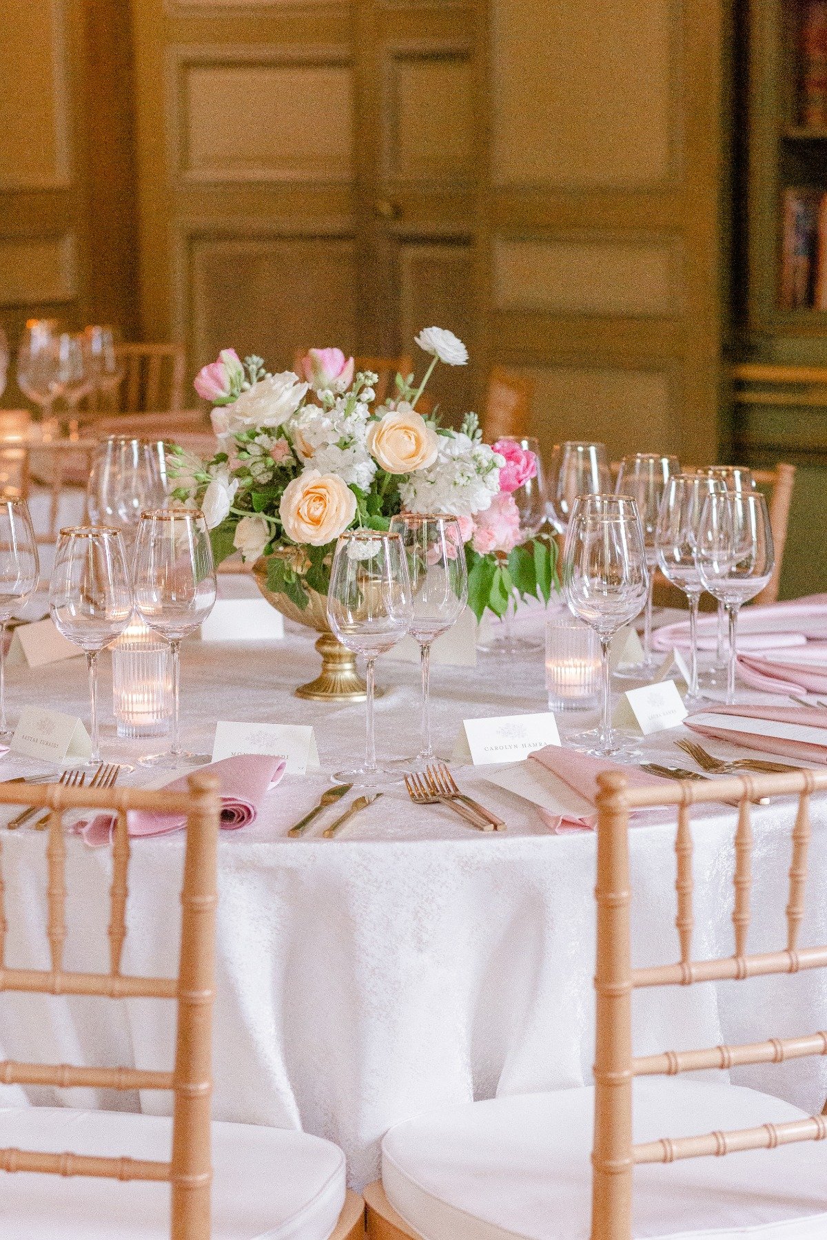 pink and peach centerpieces