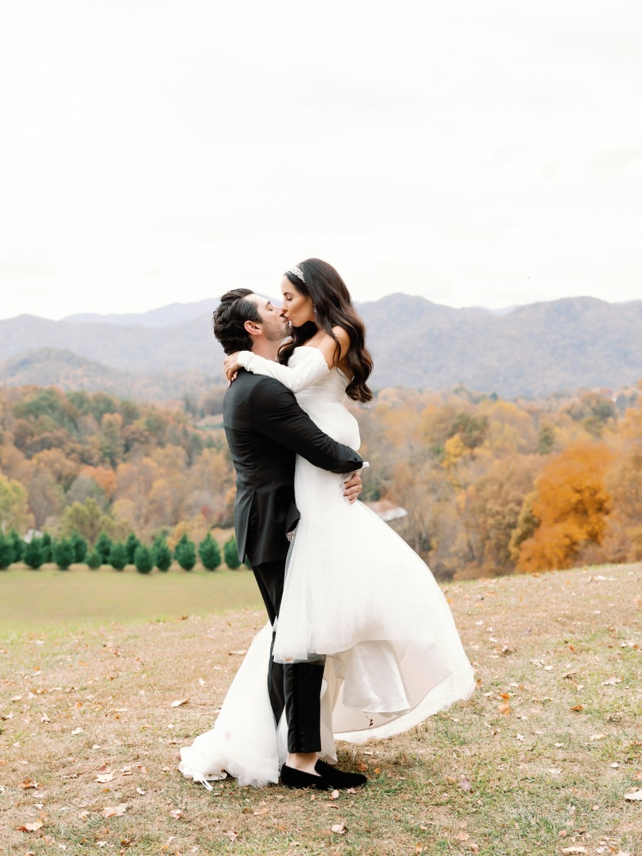 Chic monochrome design popped at this fall Asheville wedding
