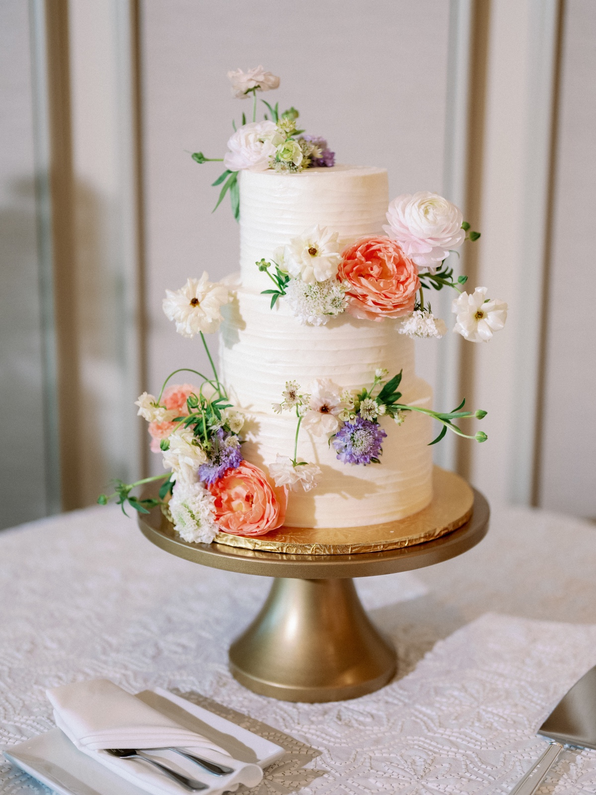 summer flower wedding cake