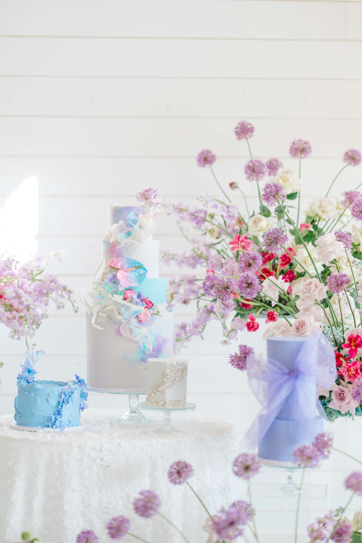 blue and periwinkle wedding cakes