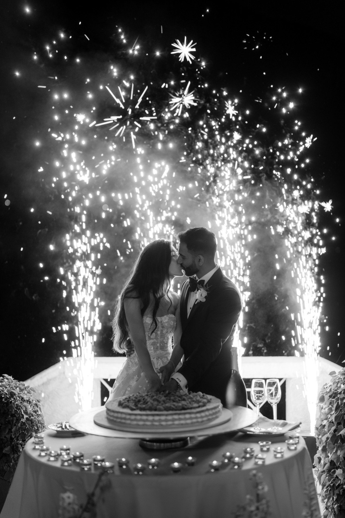 fireworks during cake cutting on lake como