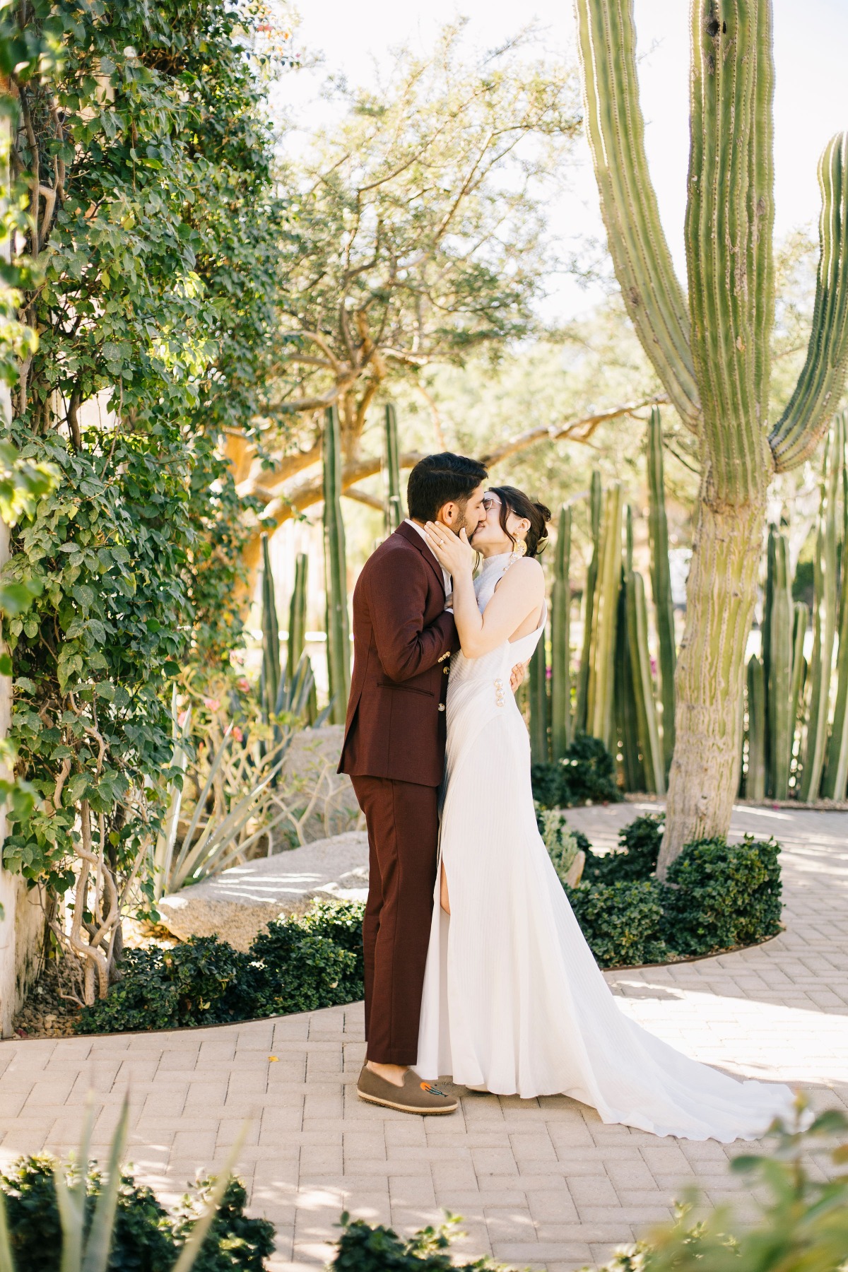 Vibrant modern destination wedding in Cabo San Lucas