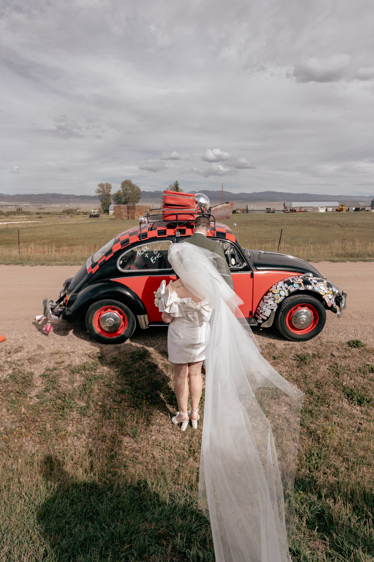 vintage wedding ideas in black and red