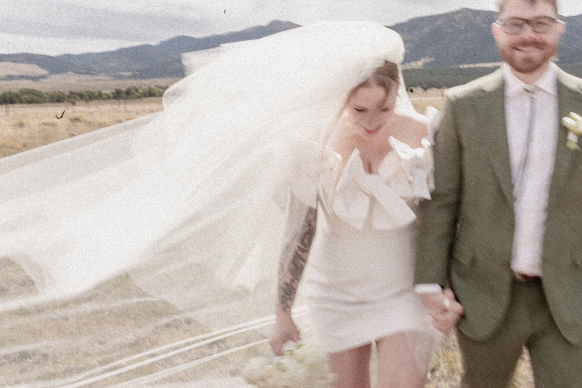 bride in mini-dress with bows