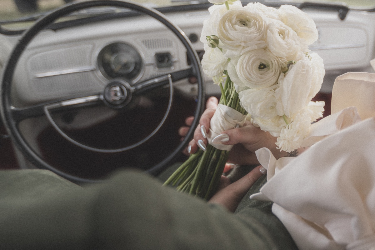 vintage getaway car for elopement