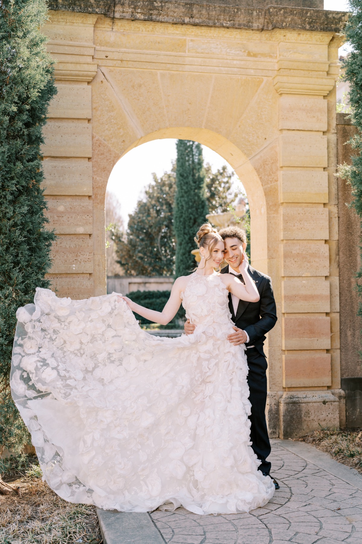 Romantic and bold wedding fashion for villa wedding 