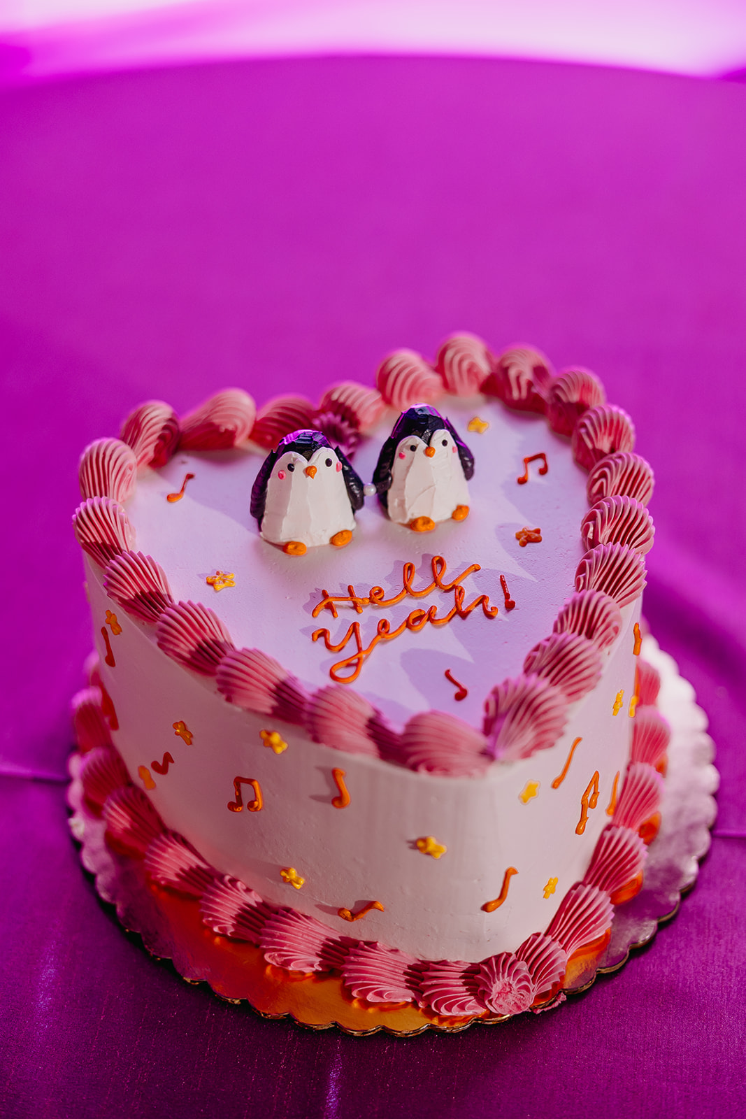 adorable penguin wedding cake