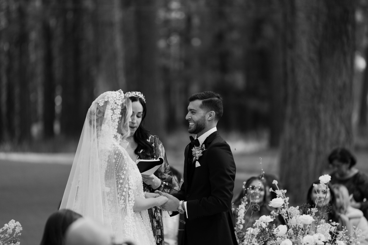 outdoor ceremony at chalet view lodge