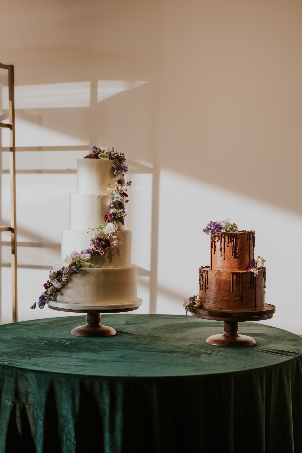 vanilla cake and chocolate groom's cake