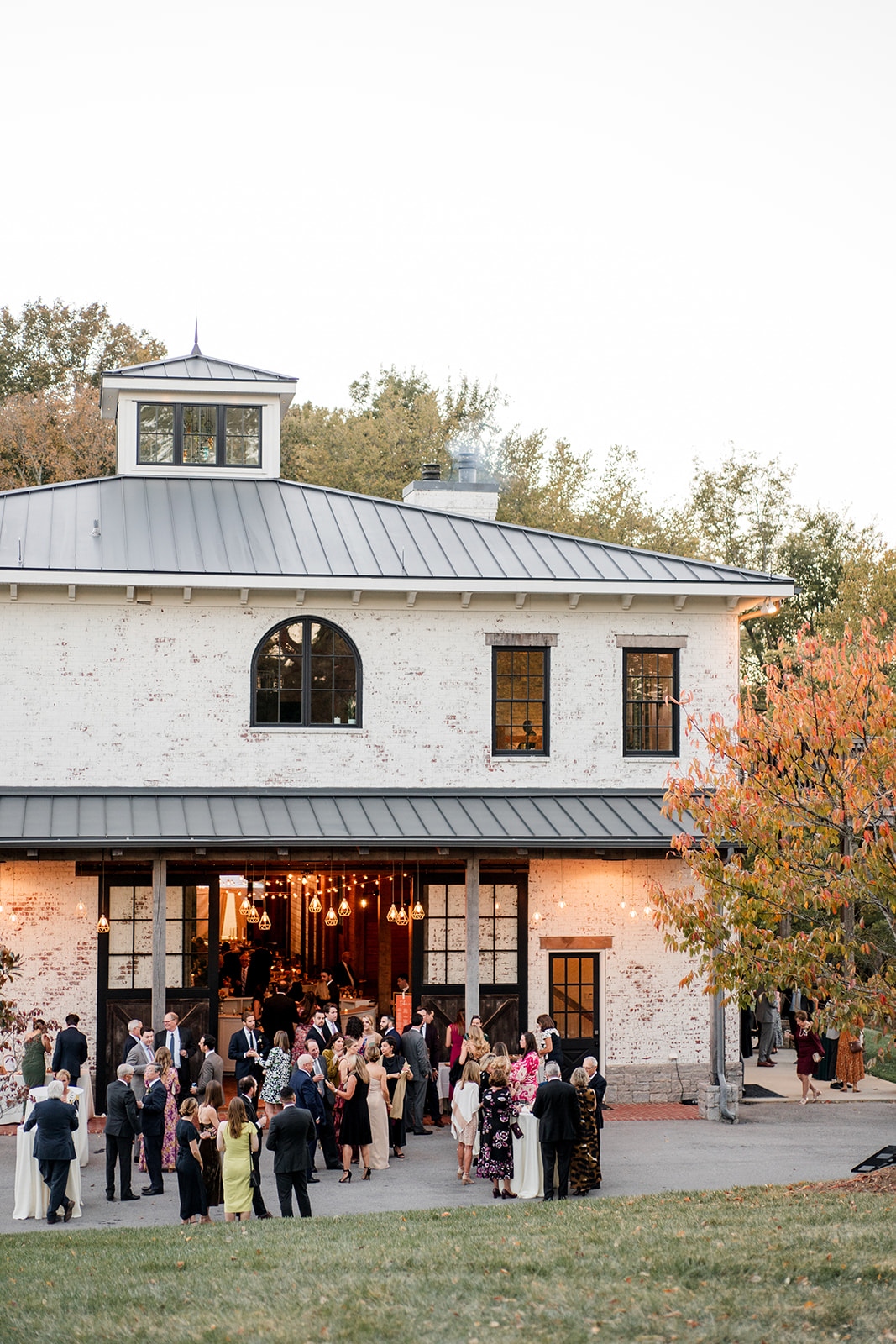 white washed brick farm wedding venue in tennessee