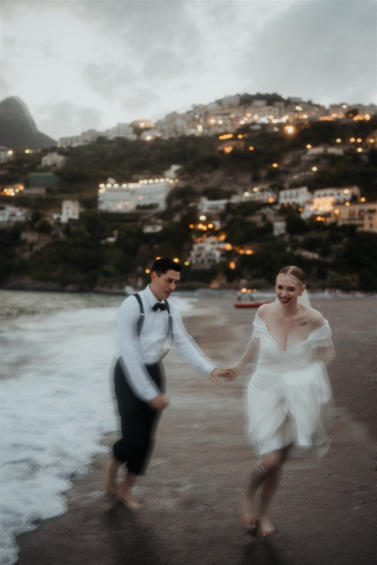 editorial wedding photography on the beach in positano