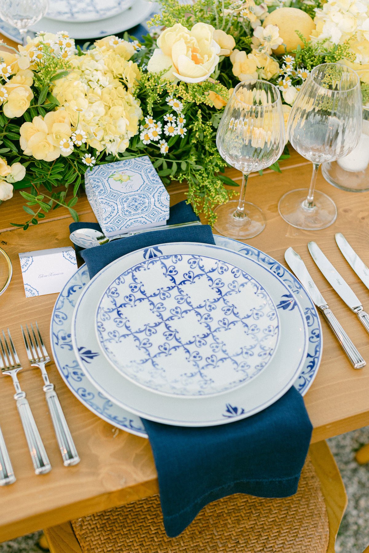 yellow blue and white wedding reception ideas