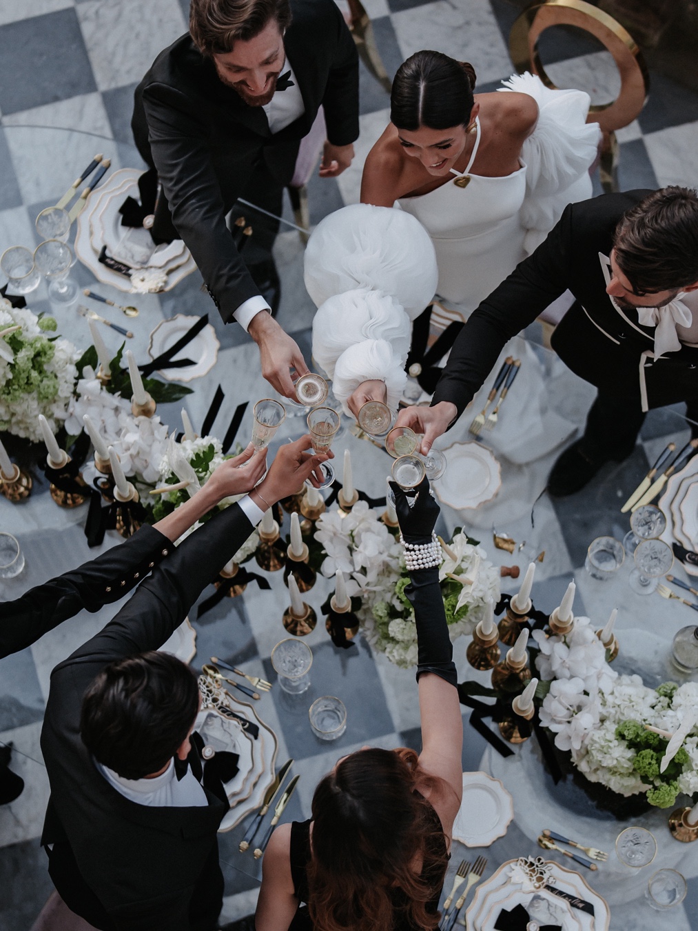 modern black and white wedding inspiration in italy