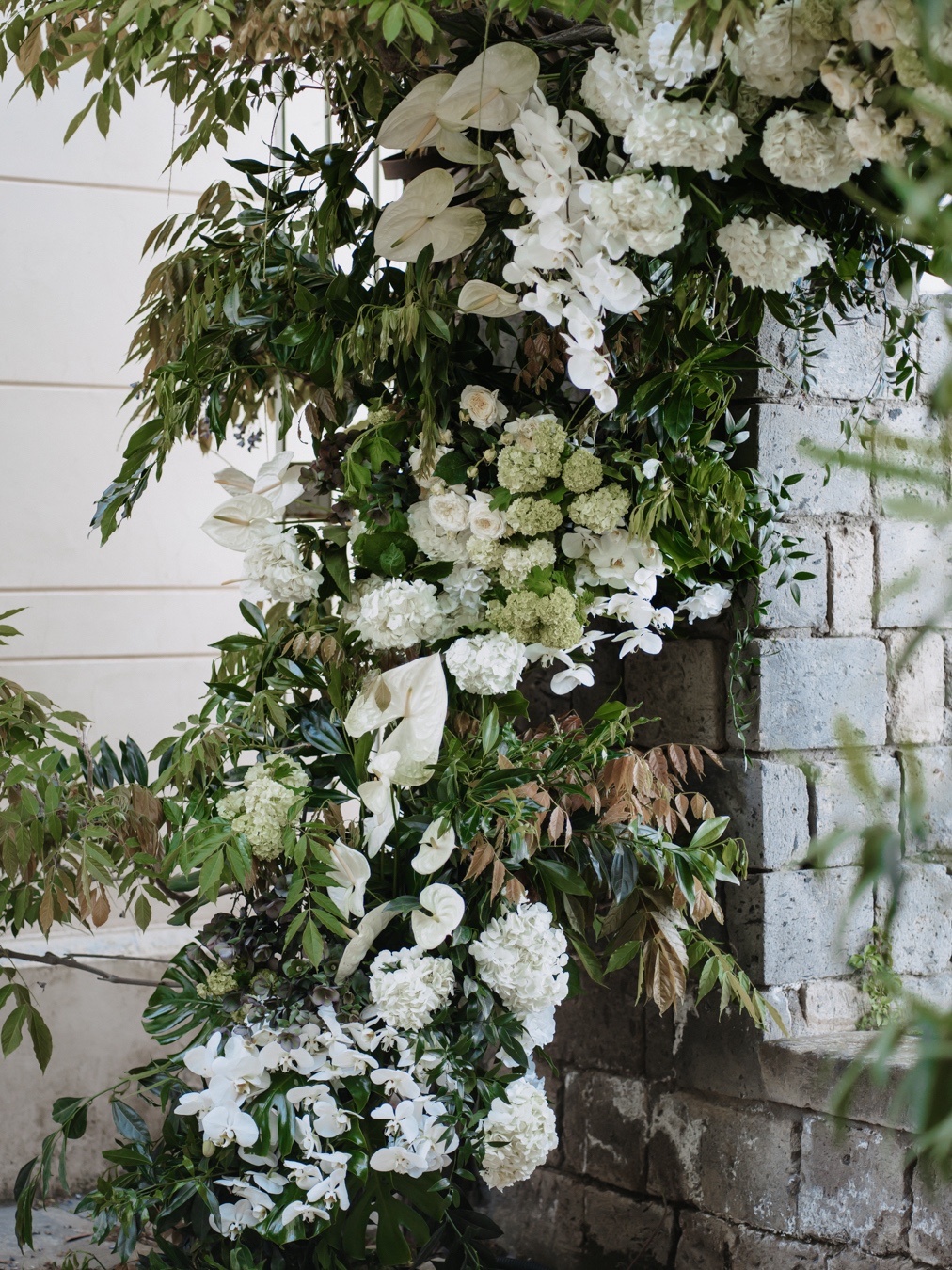 white wedding floral arch