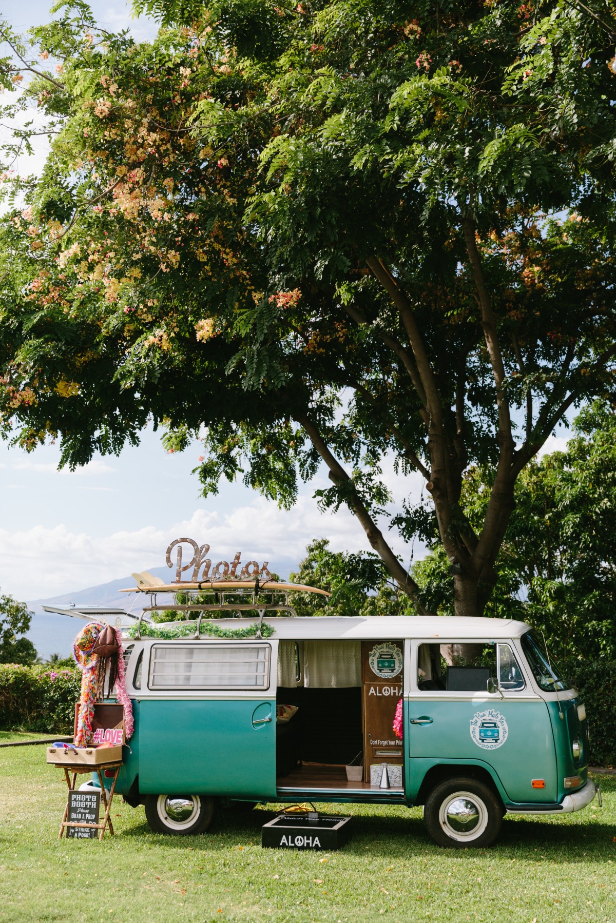 mobile photobooth guest favors for wedding in hawaii