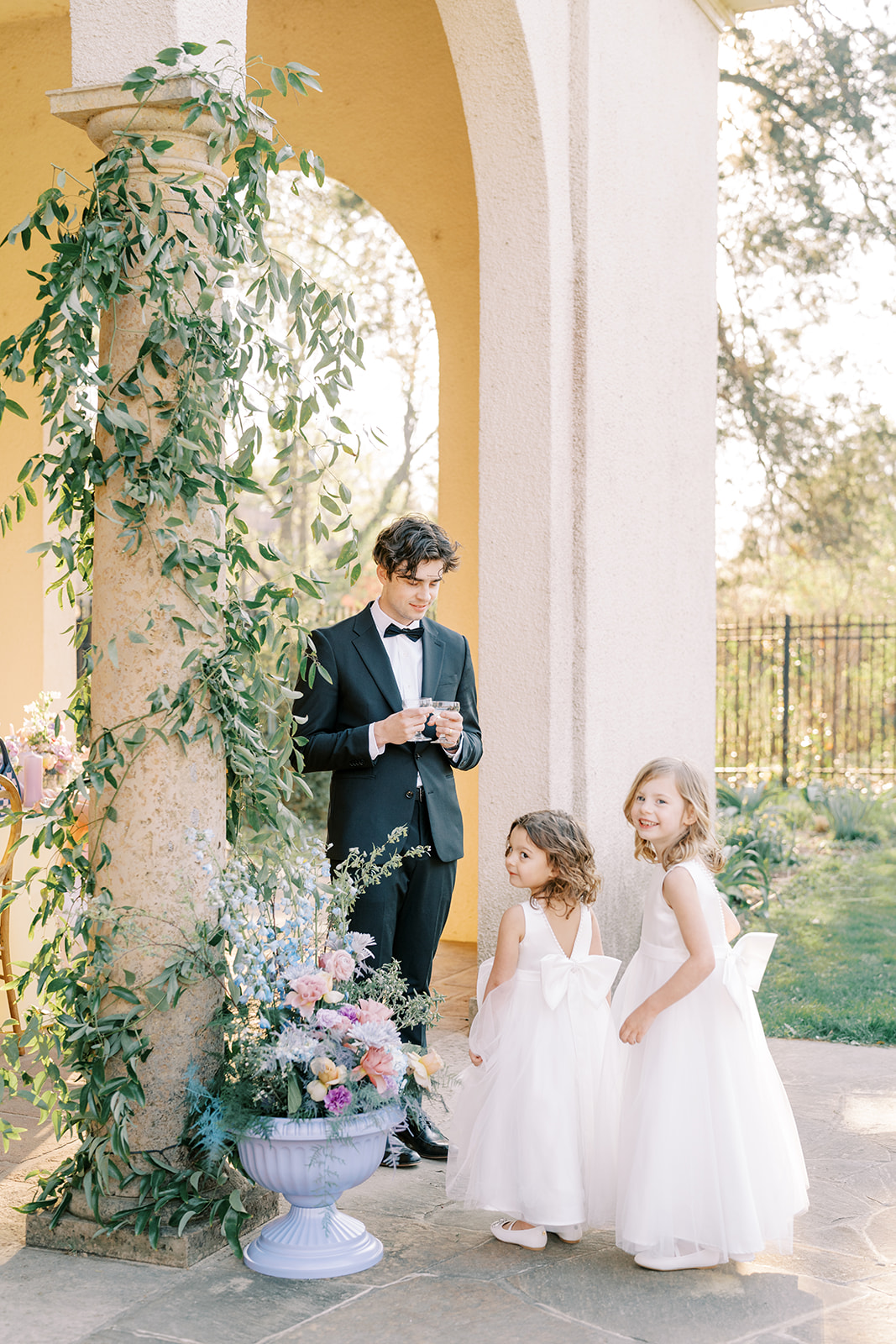 cute groom and flower girl photo ideas