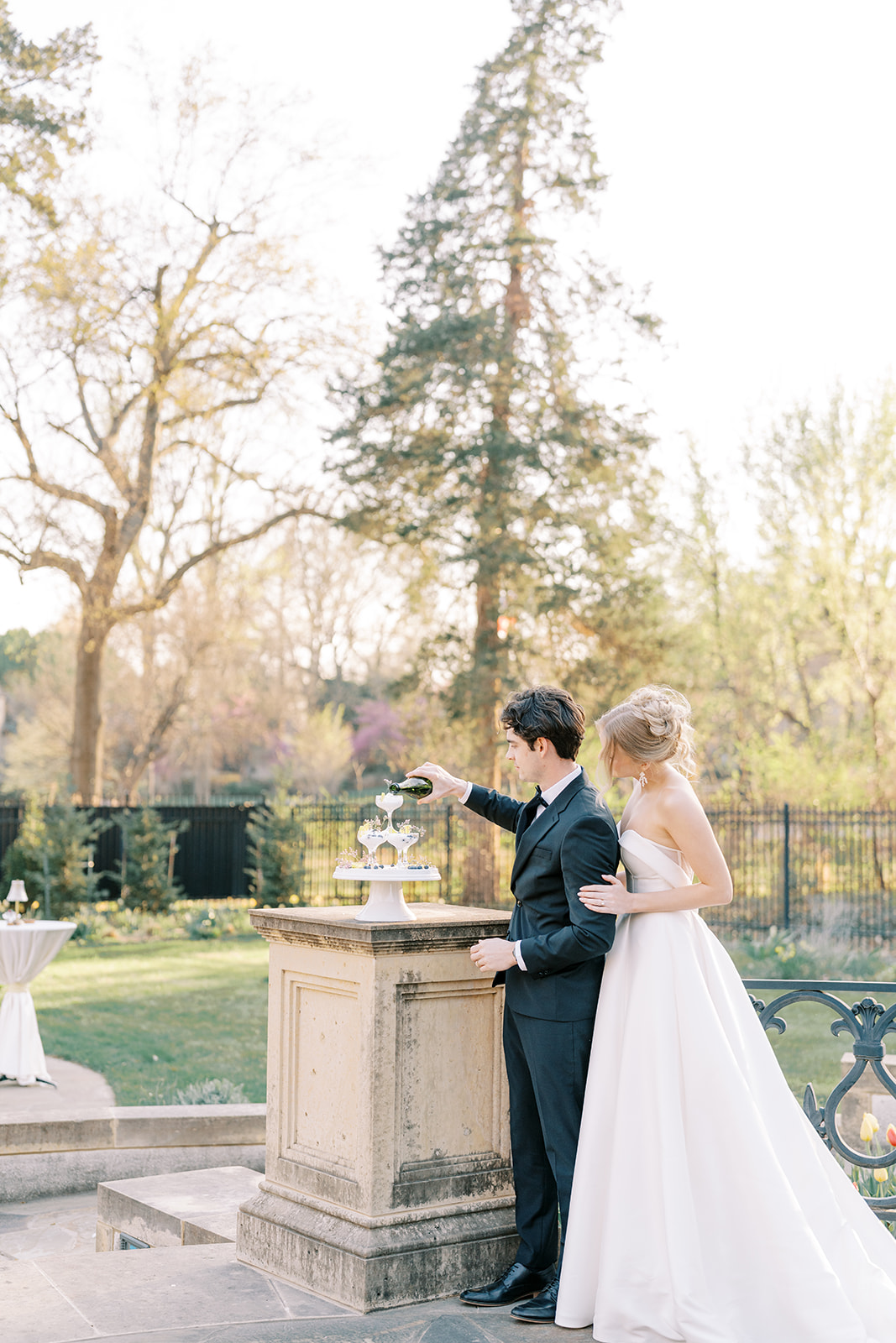 how to do a champagne tower at your wedding