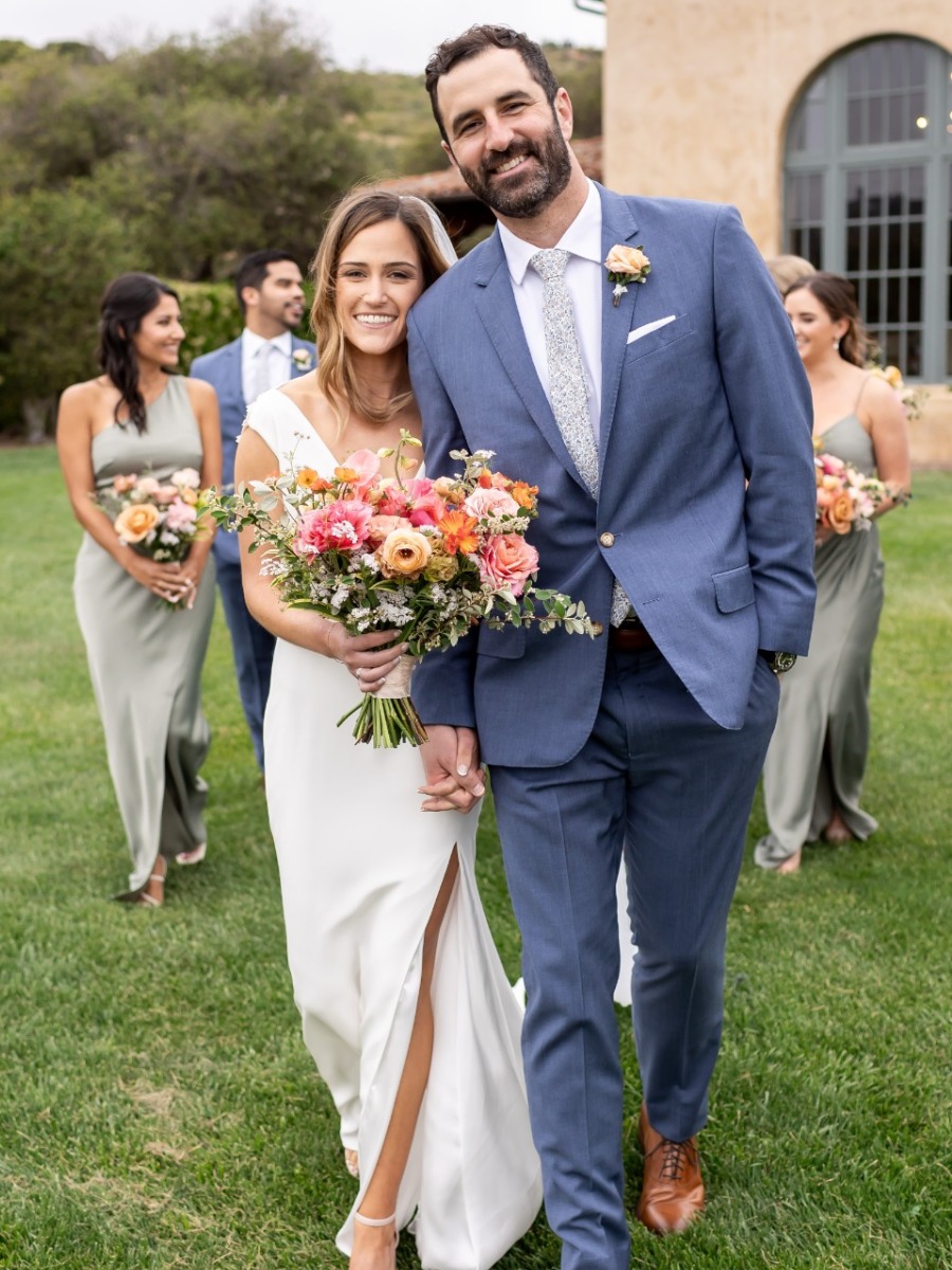 A casually elegant Monterey wedding with the perfect outdoor ambiance