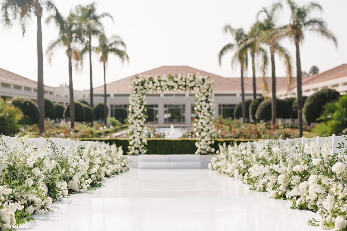 brittany-loren-nixon-library-wedding-30