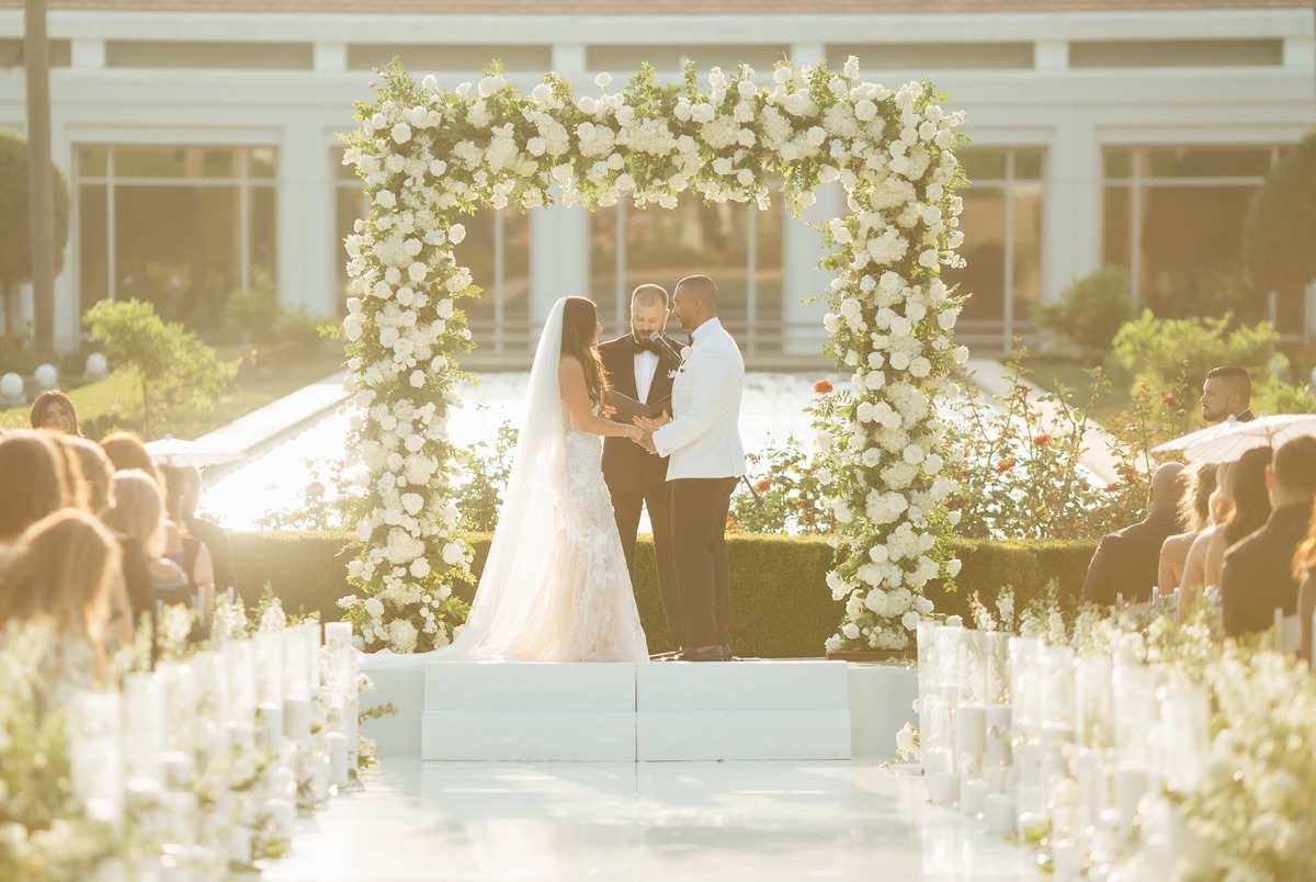 brittany-loren-nixon-library-wedding-49