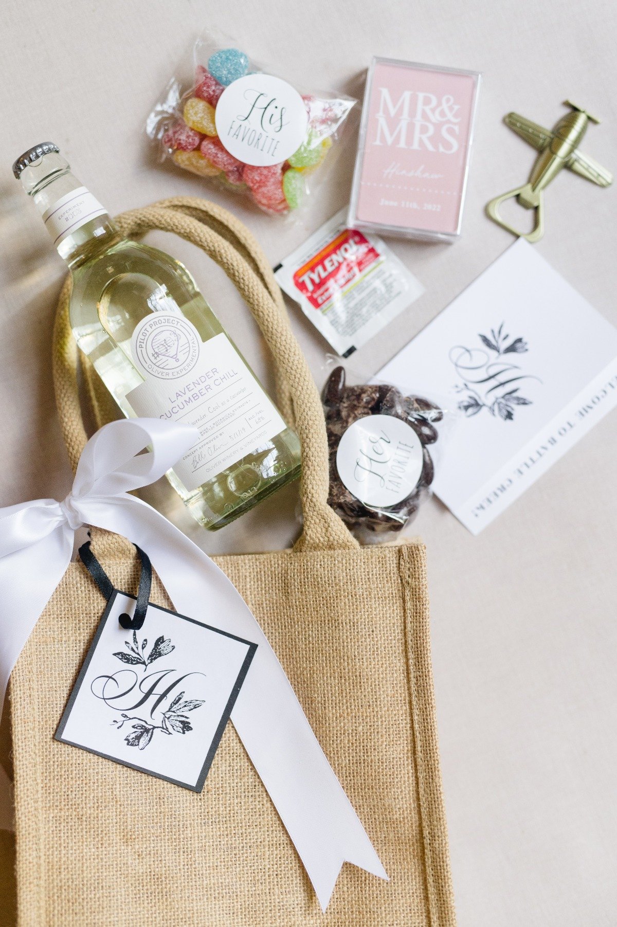 what to put in a welcome bag for wedding