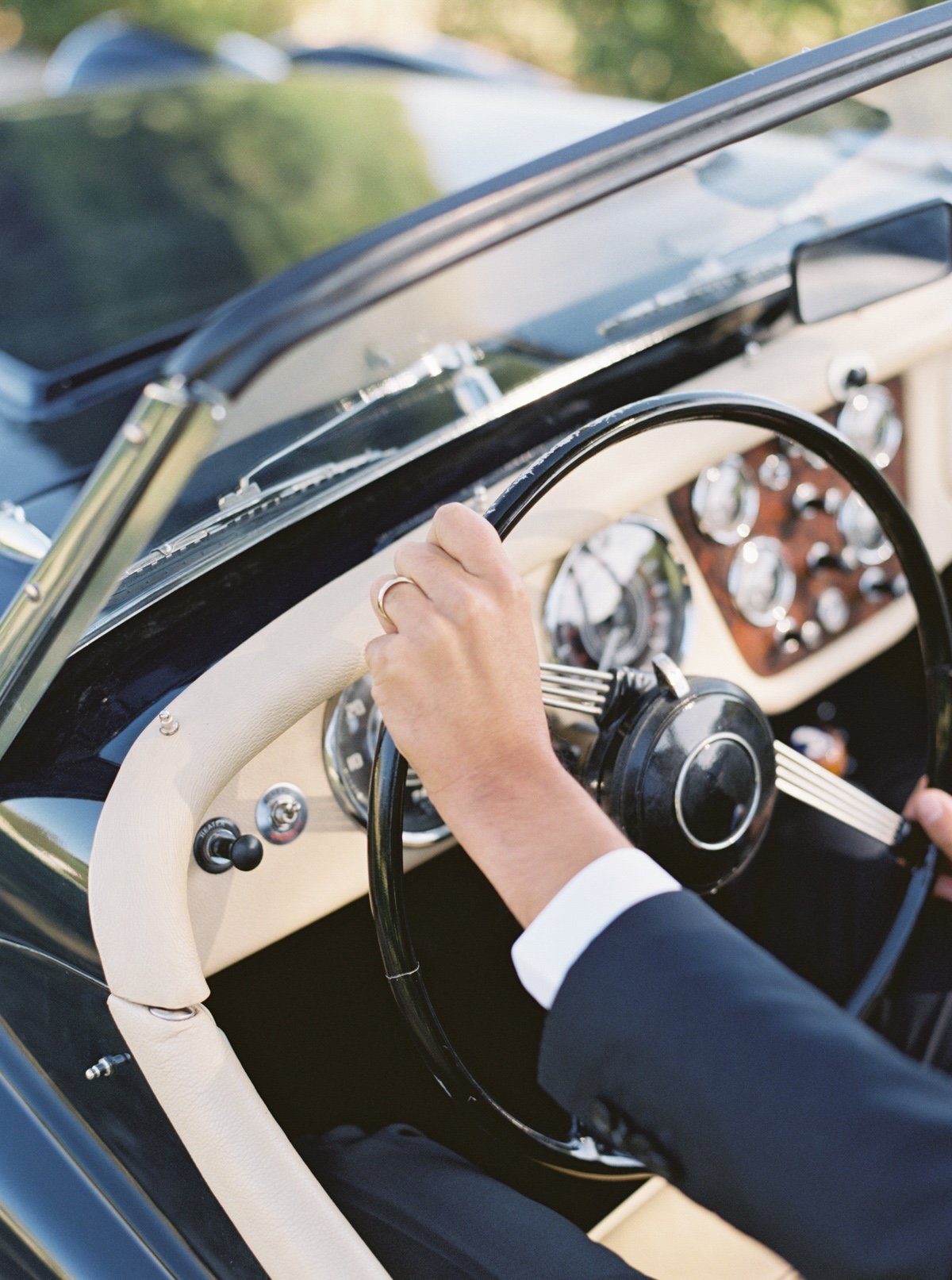 vintage car rental for weddings in france