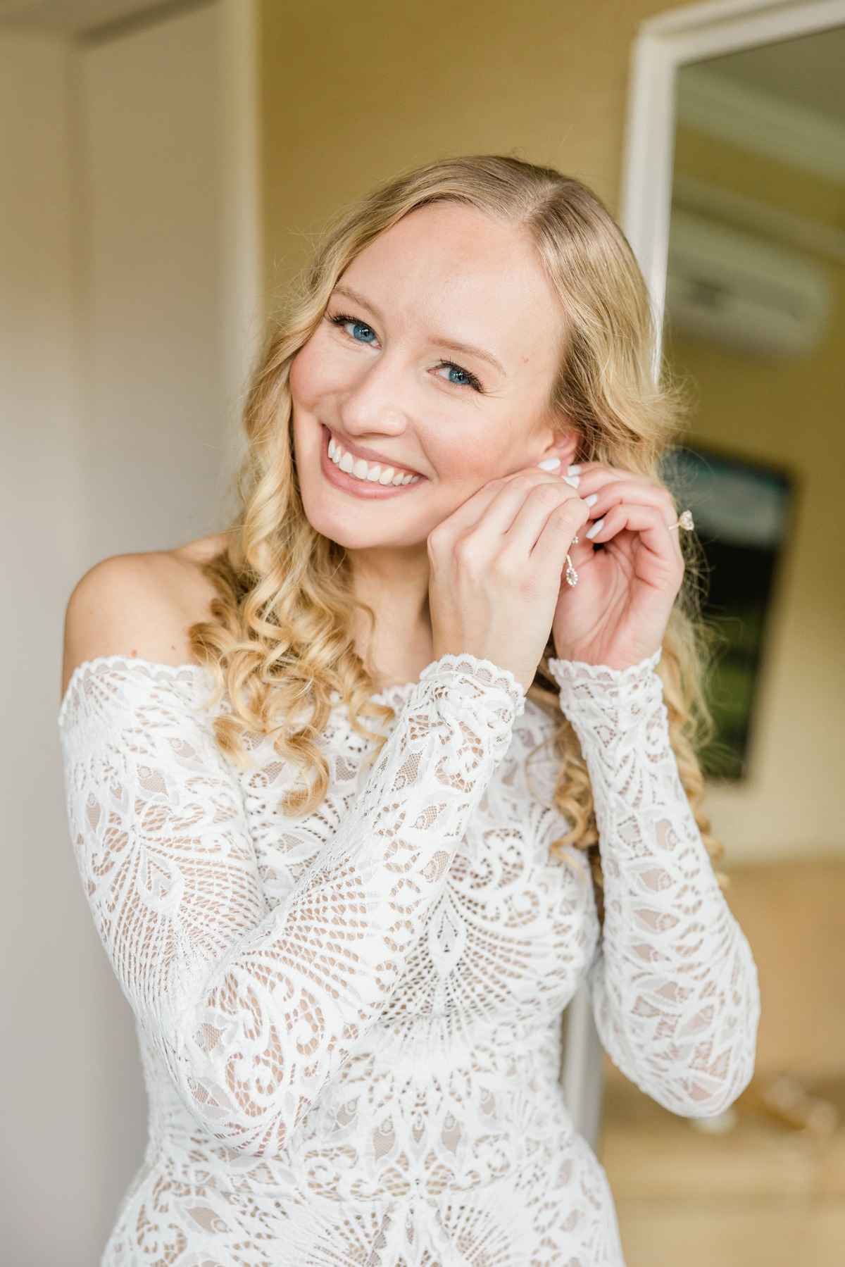 long-sleeve lace wedding dress